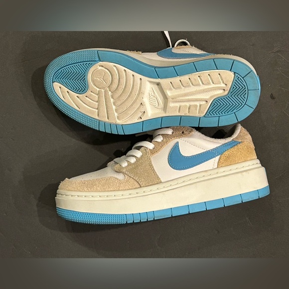 Jordan elevate women’s 7. Sneakers Excellent condition - Picture 4 of 7